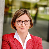 Dr.Cornelia Albert